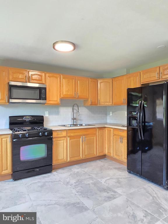 Photo - 712 Mansfield Rd
