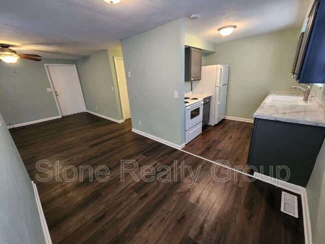 Photo - 3877 E Beulah Ave