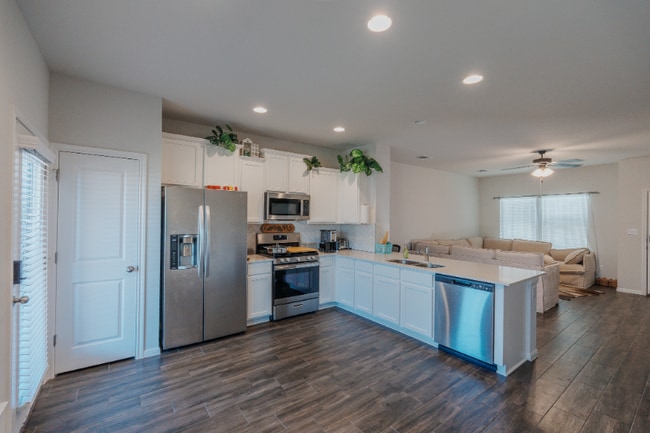 Photo - 17915 Papaveri Wy