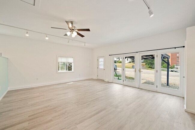 Photo - 15 Rockland House Rd