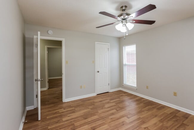 Photo - 5850 Waverly Dr