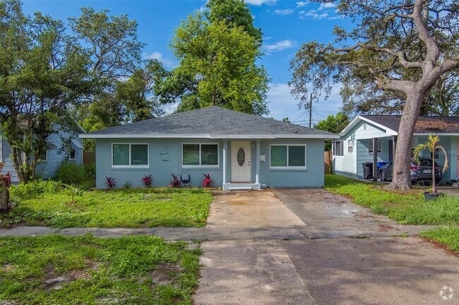 Building Photo - 2562 18th Ave N Rental