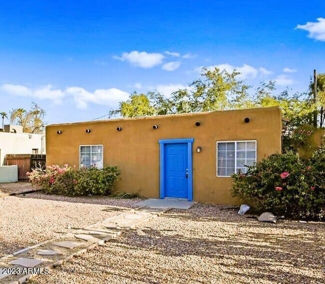 Building Photo - 5327 E Taylor St