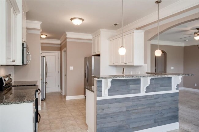 Photo - 262 Crown Heights Way