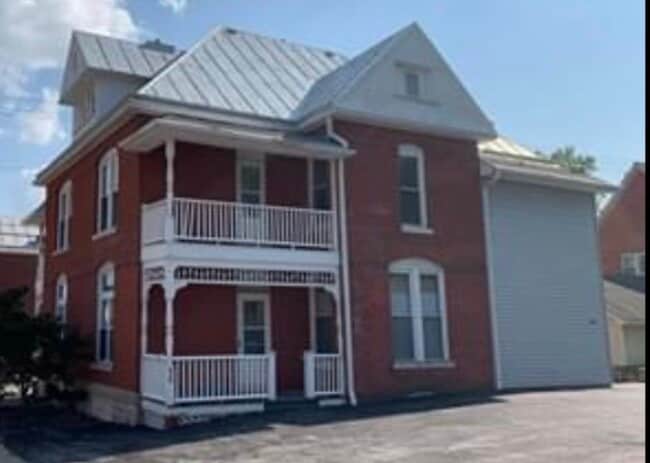 Building Photo - 516 S 12th St Unit 516 12