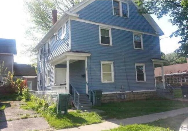 Building Photo - 15 Plover St Unit 15