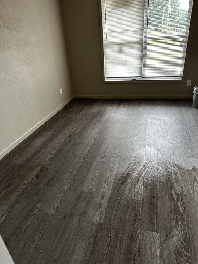 Photo - 1905 W Nettleton Ave Unit 1905 B