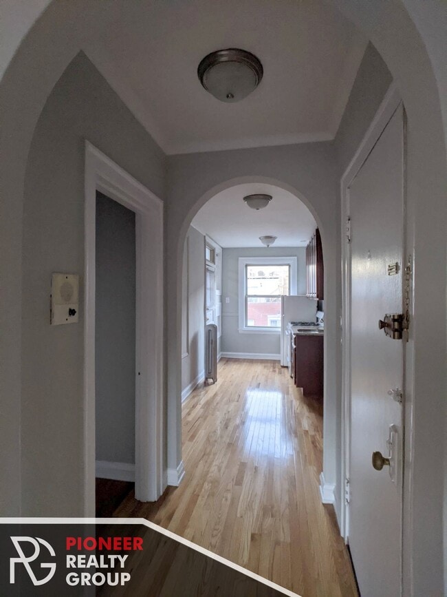 Photo - 546 W Surf St