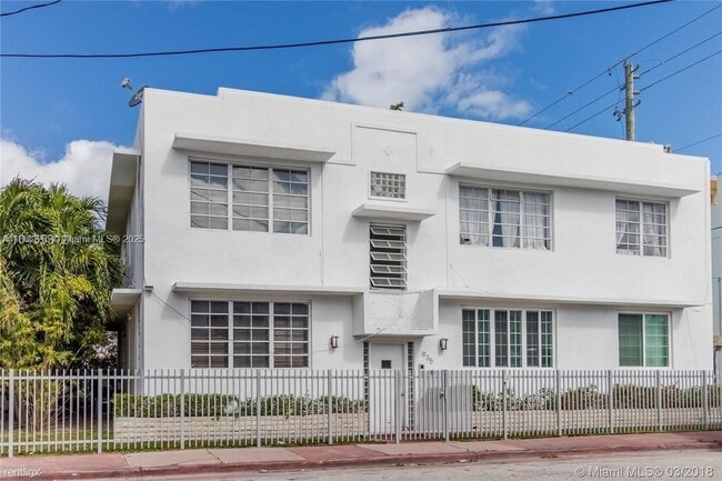 Building Photo - 935 9th St Unit 2A Rental