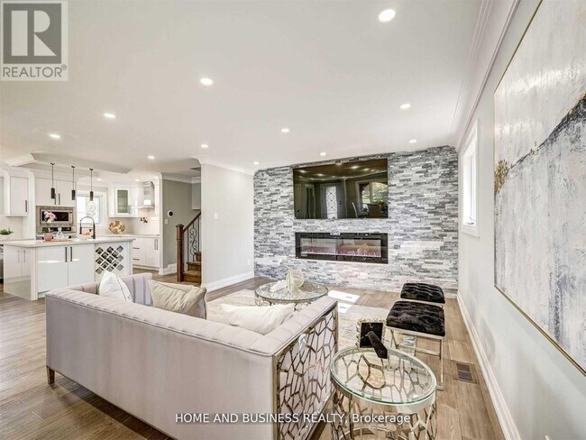 Photo - 470 Louis Dr