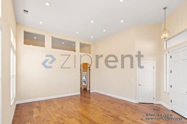 Photo - 1468 Bergerac Dr