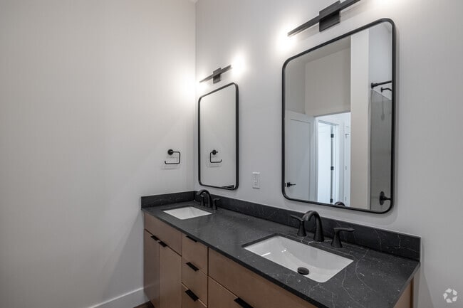 2BR, 1BA - 883SF - Bathroom