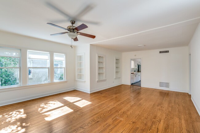 Photo - Charming 2-Bedroom Duplex in Mahncke Park