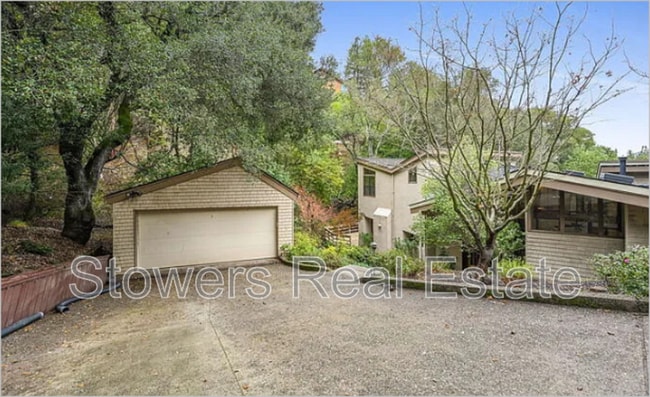 Photo - 4090 Coralee Ln House