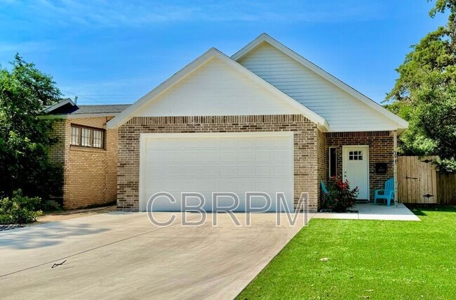 Building Photo - 3003 28th St