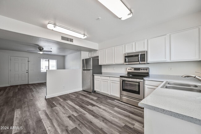 Photo - 5010 N 22nd Ave