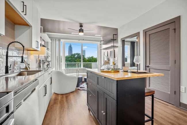 555 Boulevard - 555 Boulevard