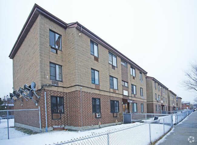 Photo - Sutter Gardens