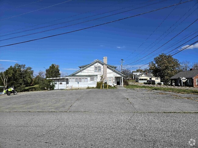 Building Photo - 113 N Main St Rental