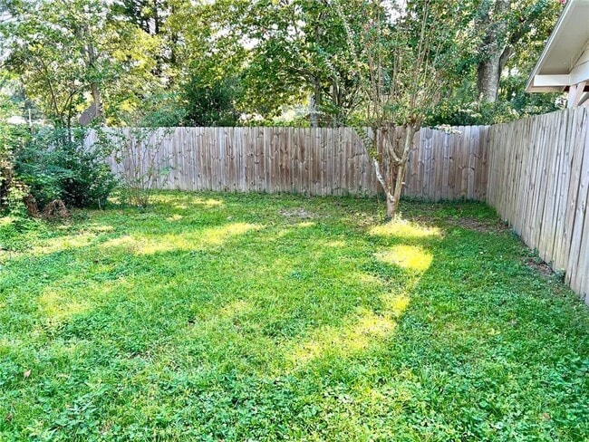 Photo - 2121 Woodhillcrest Dr