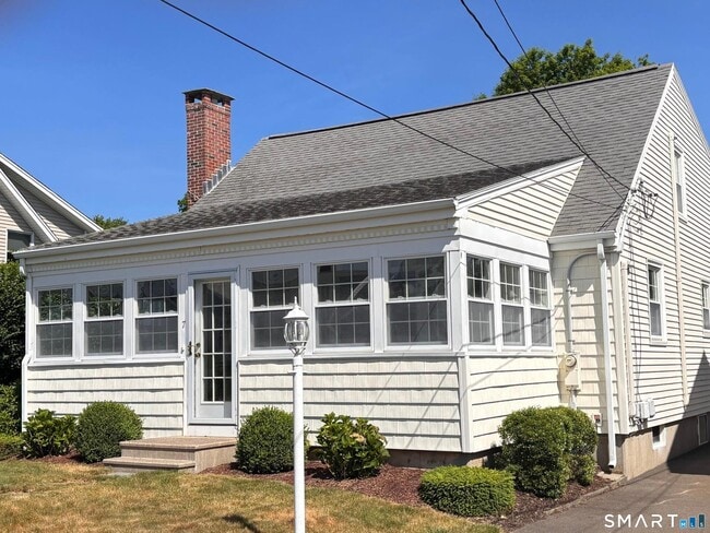 Building Photo - 7 Nehantic Dr