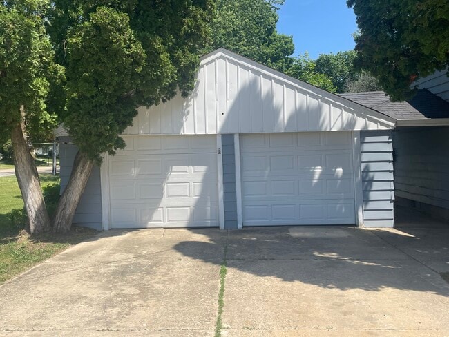 Photo - 1706 Warren Rd