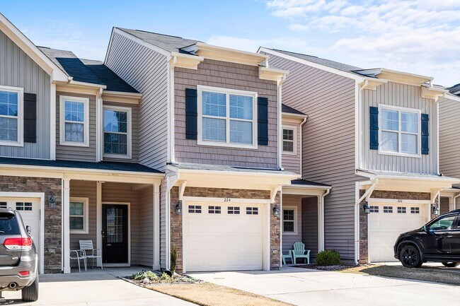 Photo - 224 Beaconwood Ln