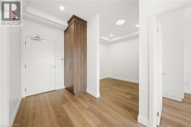 Photo - 153 Main St E Unit 3