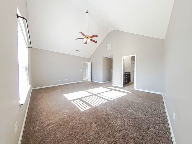 Photo - 3 Bedroom 2.5 Bath in Crawford Creek