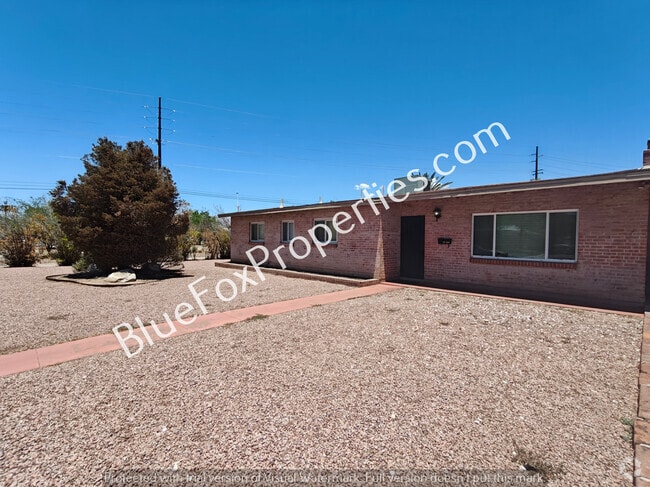 Building Photo - 2340 N Hampton St Rental