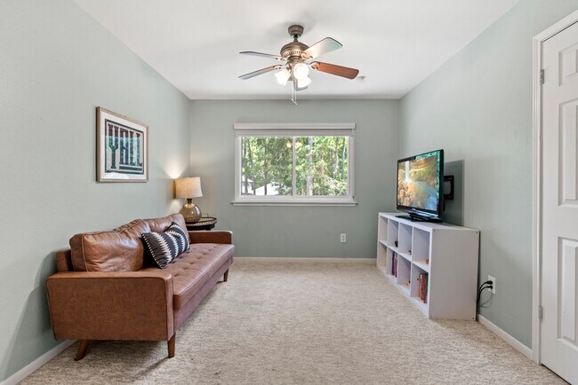 Building Photo - 31 Treescape Cir