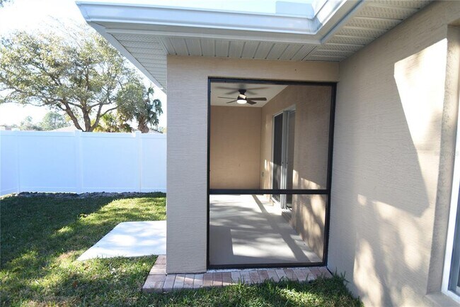 Photo - 11 Buttonwood Ln