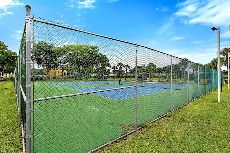 Photo - 1707 Meadows Cir W Unidad 1707