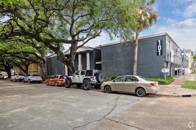 Building Photo - 101 Avondale St Unit 5 Rental
