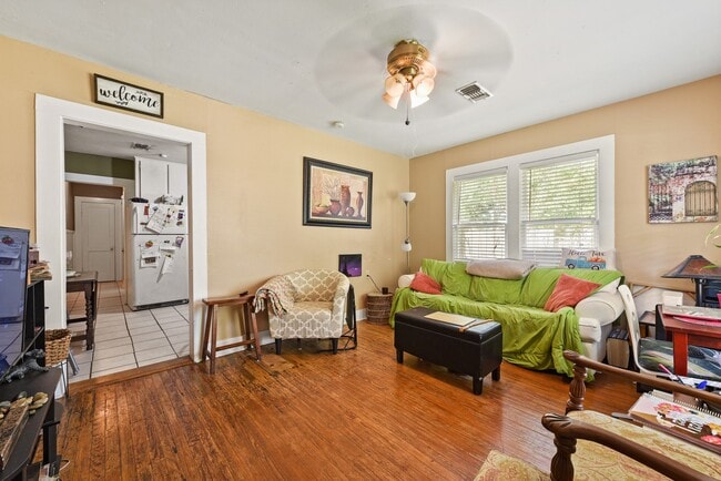 Photo - 154 Willow St