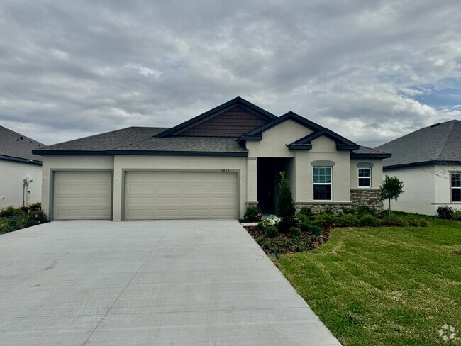 Building Photo - ***HALF OFF FIRST MONTH'S RENT FOR LEASE S... Rental