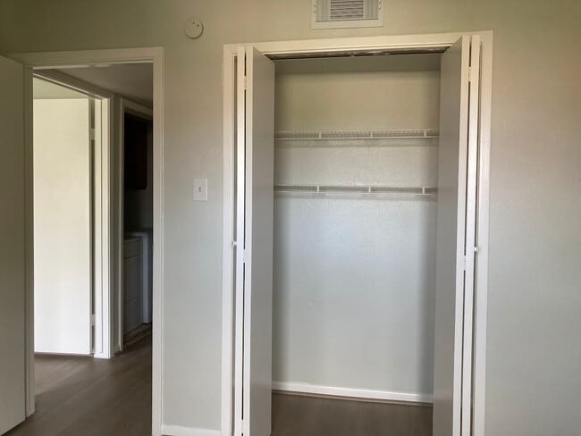 Photo - 3075 Walnut Bend Ln Unit 33