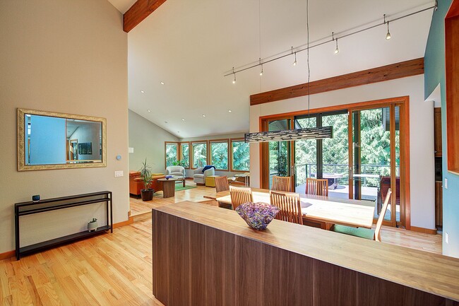 Photo - 4bd/3ba Sammamish House