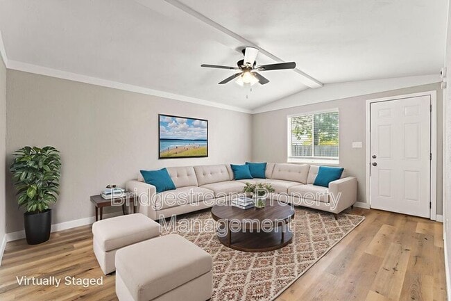 Photo - 1620 E 4th St