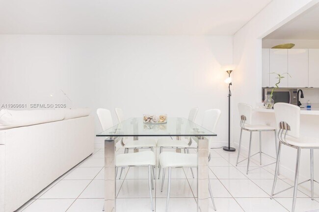 Photo - 2301 Collins Ave Unit 423