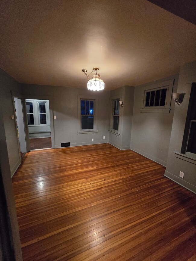 Photo - 727 Michigan Ave