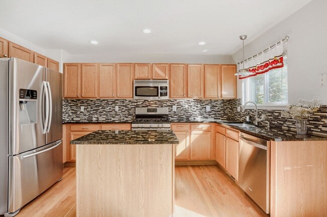 3116 Goldeneye Pl