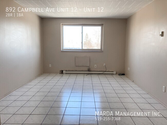 Photo - SPACIOUS 2 BED/1 BATH APT ON CAMPBELL + HYDRO Unité 12