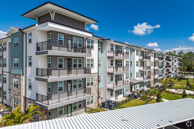 28355 Sparrows Edge Cir Wesley Chapel, FL - Amberlin Wiregrass Ranch 55+ Active Adult