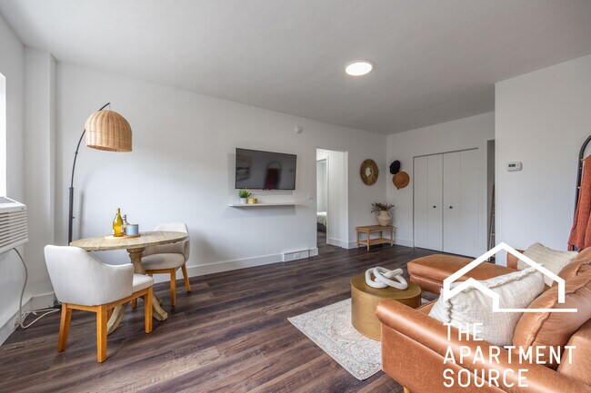 Photo - 1555 W Hollywood Ave Unit 408