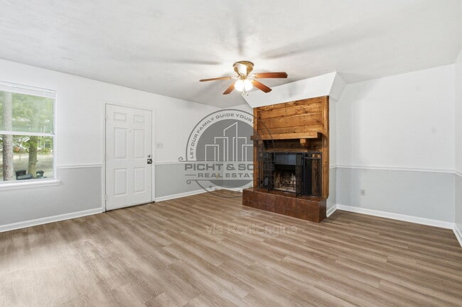 Photo - 1818 Sylvan Ct Unit D