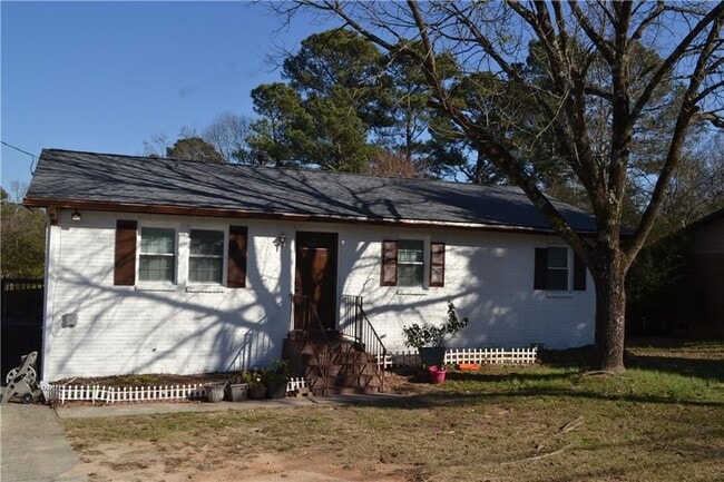 Building Photo - 555 Lee Byrd Rd