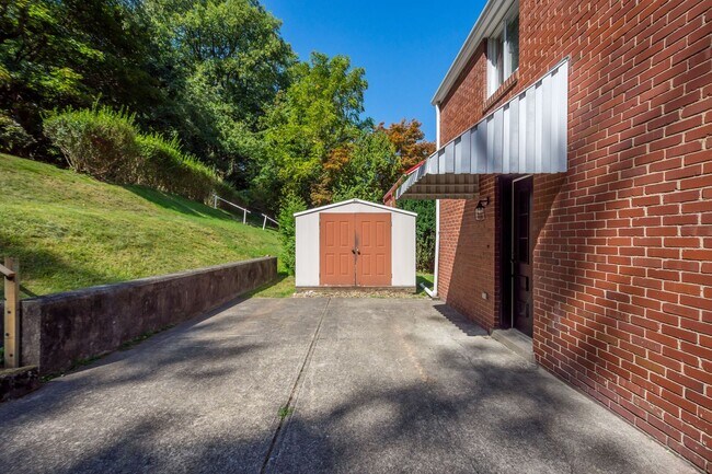 Photo - 5744 Poketa Rd