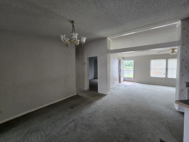 Photo - 2109 Cattail Cir