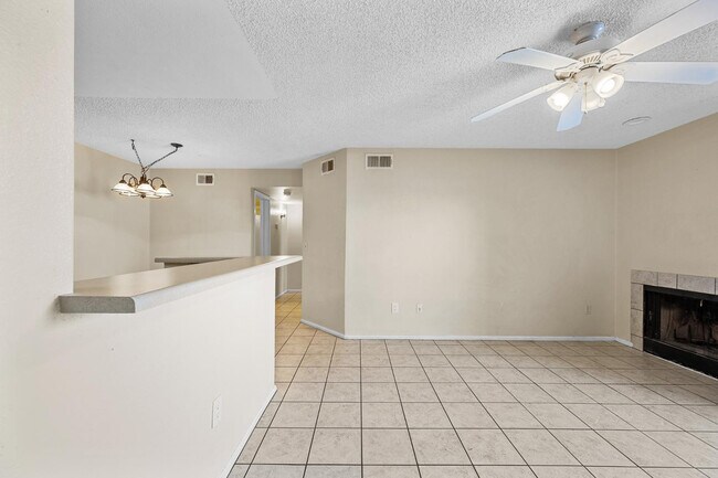Photo - 533 W Guadalupe Rd Unidad 1047
